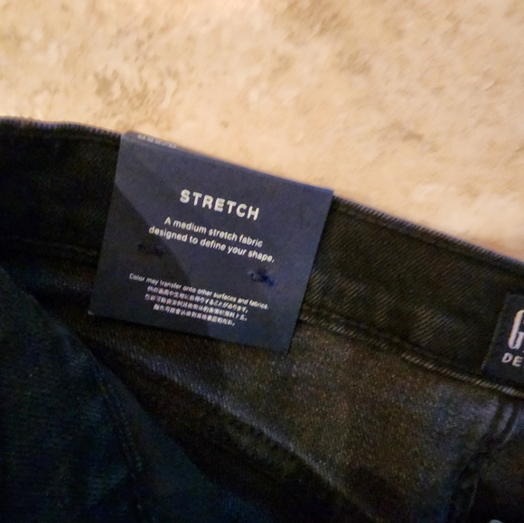 New Black high rise Gap Shorts - Picture 4 of 8